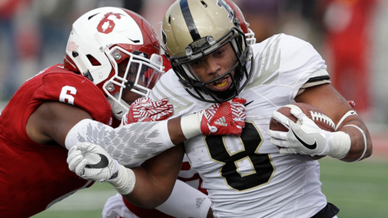 Redding's late TD run sends Hoosiers past Purdue 26-24